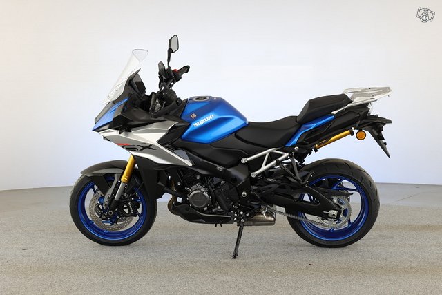 SUZUKI GSX-S 5