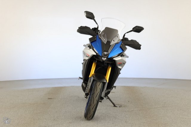 SUZUKI GSX-S 7