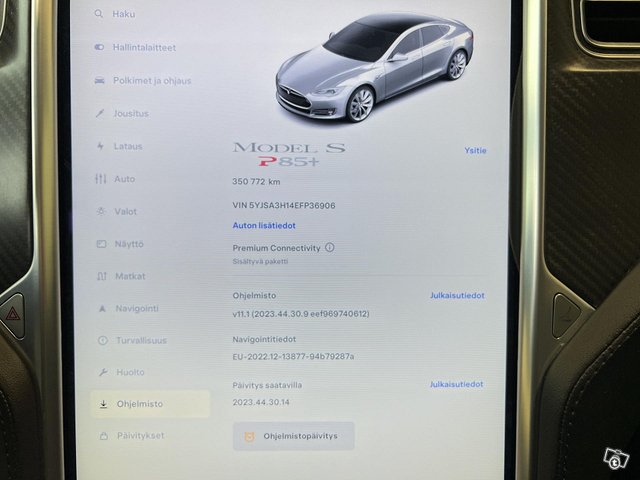 Tesla Model S 8