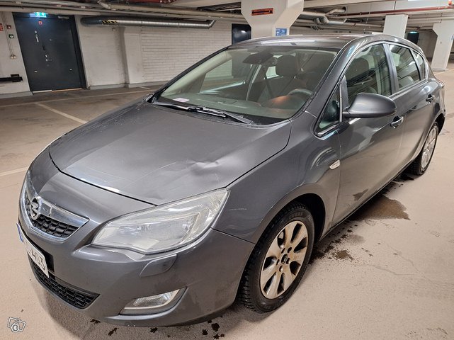 Opel Astra 9