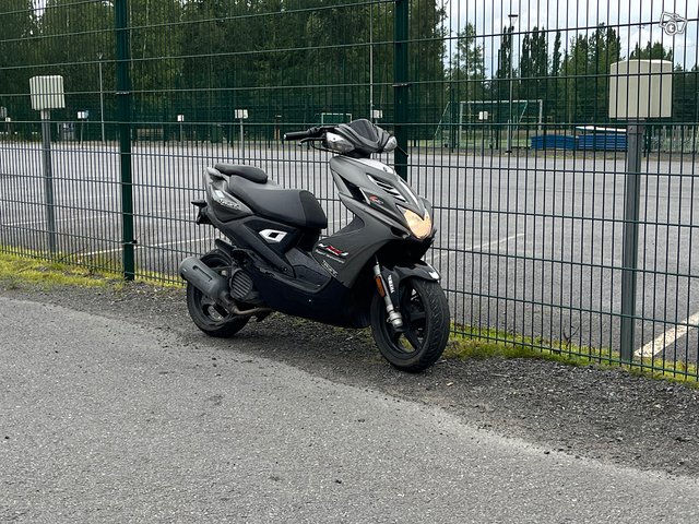 Yamaha Aerox 4t, kuva 1