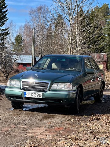 Mercedes-Benz C 180, kuva 1