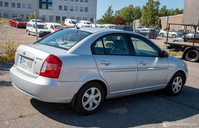 Hyundai Accent 2