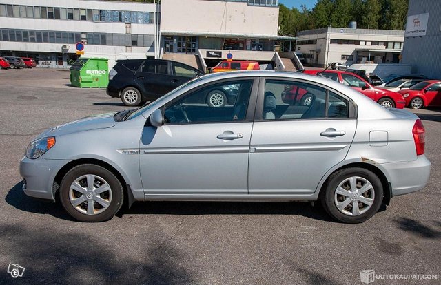 Hyundai Accent 4