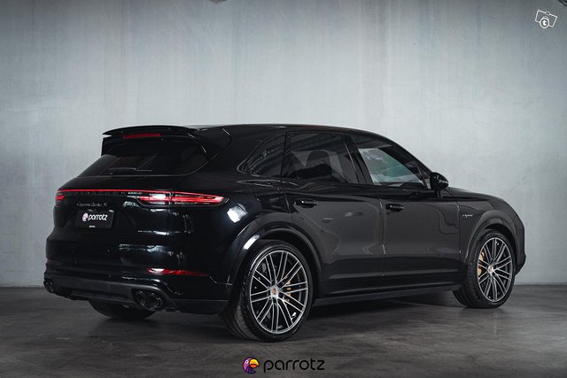 Porsche Cayenne 18