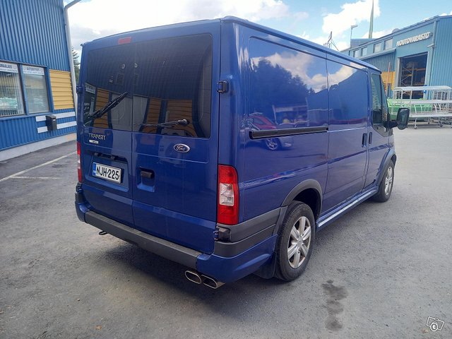 Ford Transit 9