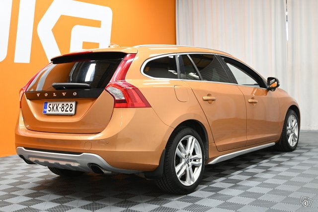 Volvo V60 7