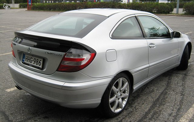 Mercedes-Benz C-sarja 4