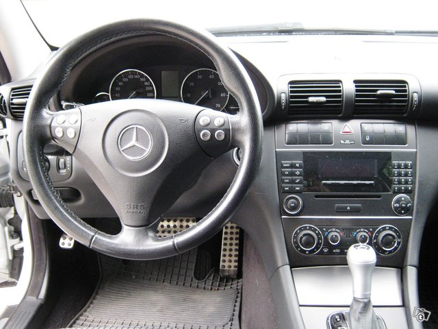 Mercedes-Benz C-sarja 9