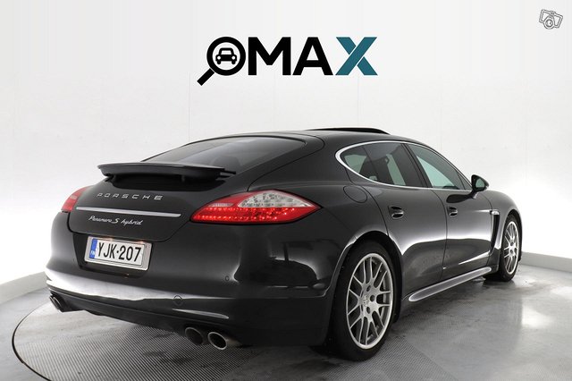 Porsche Panamera 13