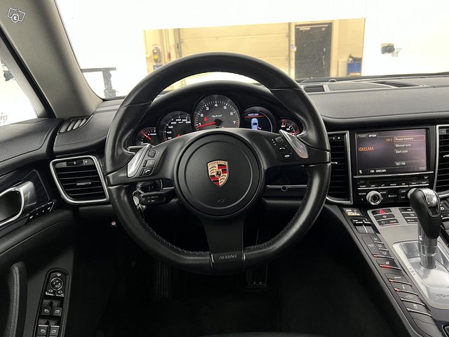 Porsche Panamera 15