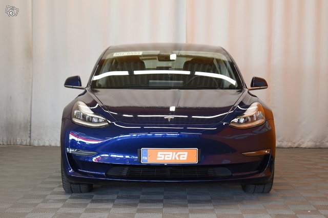 Tesla Model 3 2