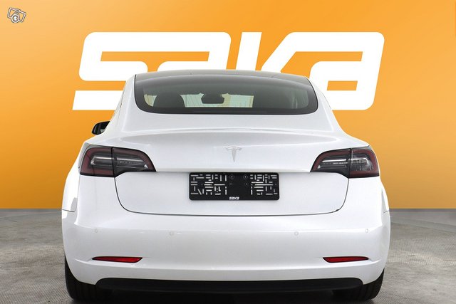 Tesla Model 3 7