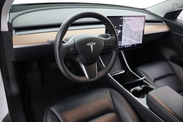 Tesla Model 3 12