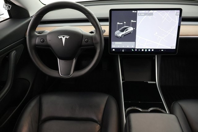 Tesla Model 3 18