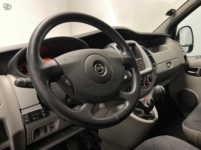 Opel Vivaro 6