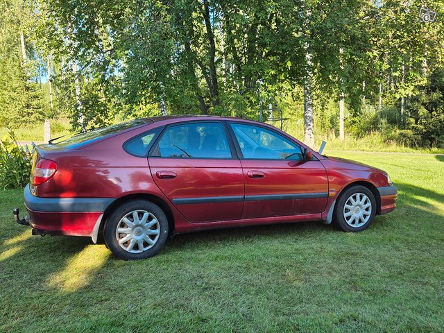 Toyota Avensis, kuva 1