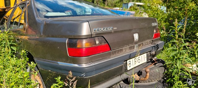 Peugeot 605