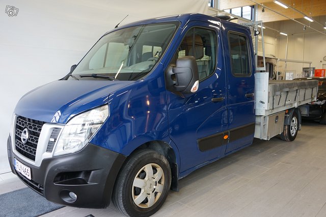 Nissan NV400 3