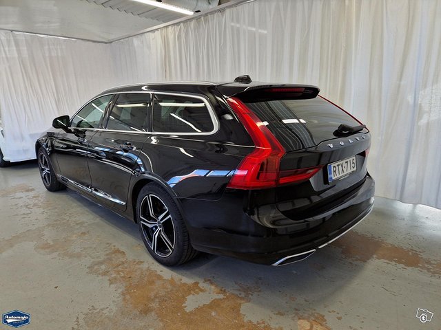 Volvo V90 10