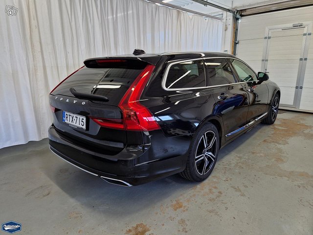 Volvo V90 11