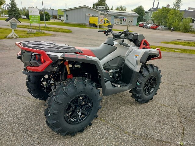 Can-Am Outlander 3