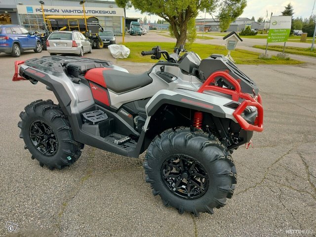 Can-Am Outlander 4