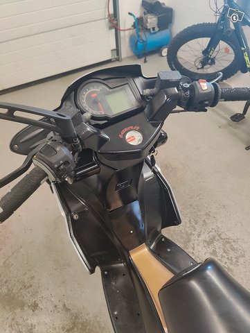 Aprilia SR 50 6