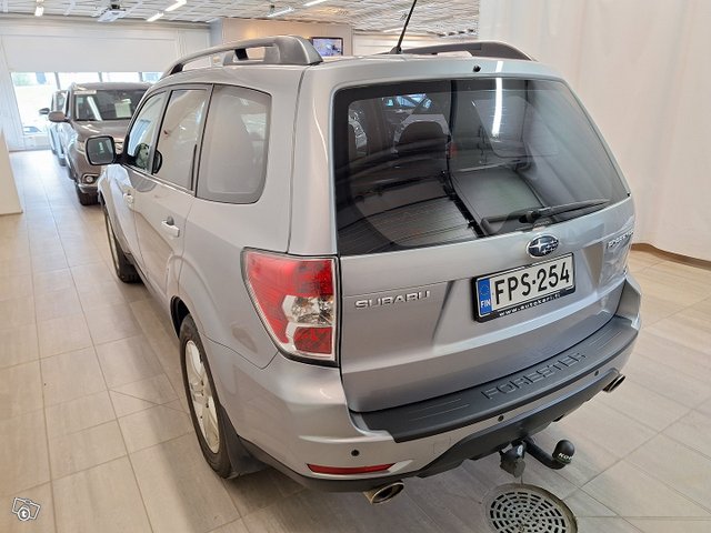 SUBARU Forester 3