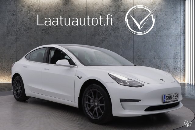 Tesla Model 3 6