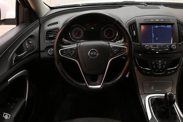 Opel Insignia 15