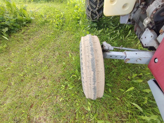 Massey Ferguson 565 7