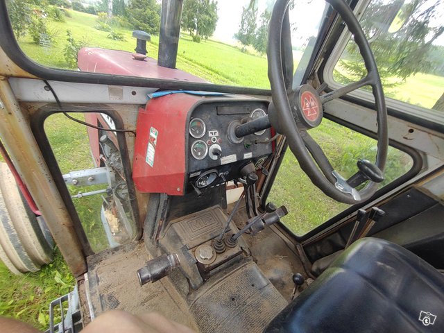 Massey Ferguson 565 9