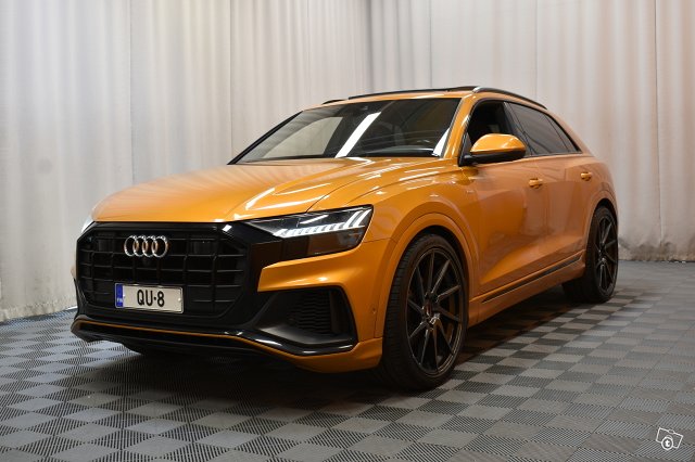 Audi Q8 4