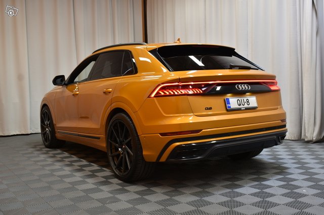 Audi Q8 5