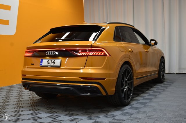 Audi Q8 8