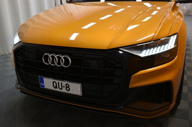 Audi Q8 10