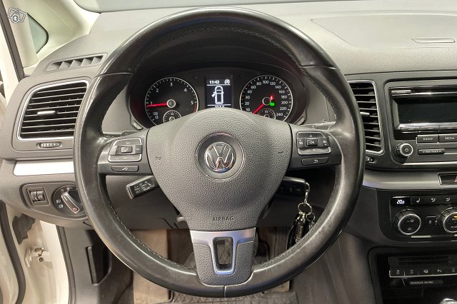 VOLKSWAGEN Sharan 17