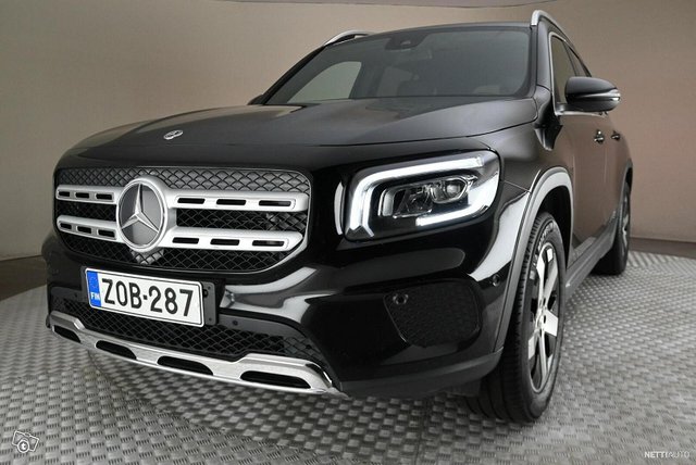 Mercedes-Benz GLB 12