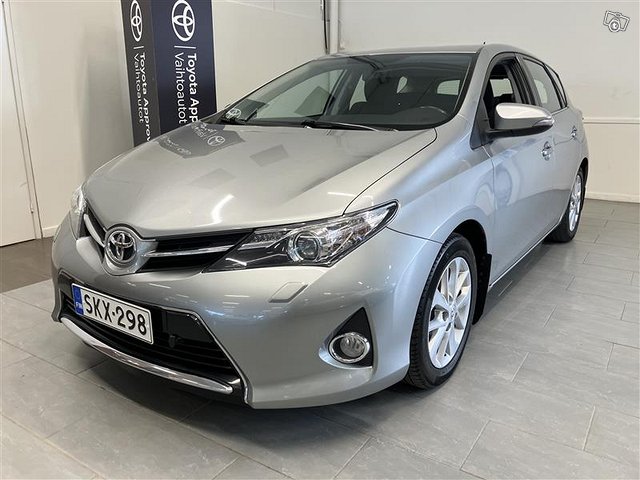 TOYOTA AURIS