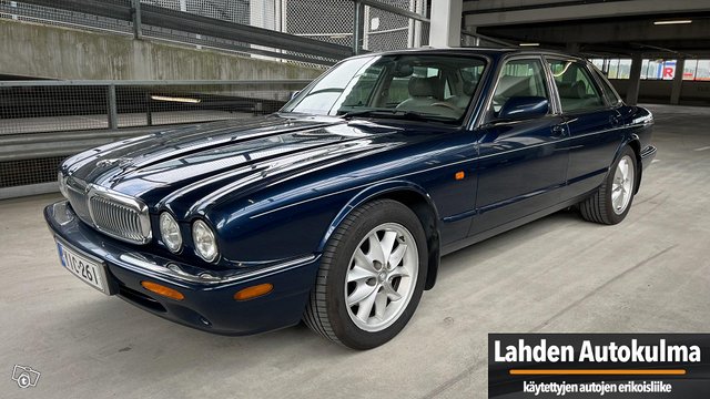 Jaguar XJ8, kuva 1