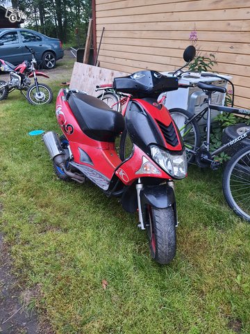 Kymco super 9, kuva 1