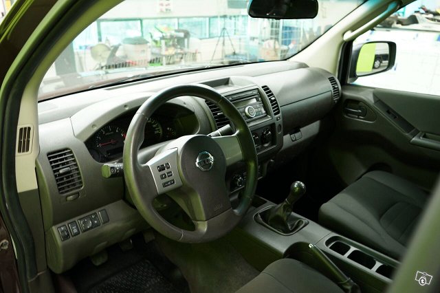 Nissan Navara 11