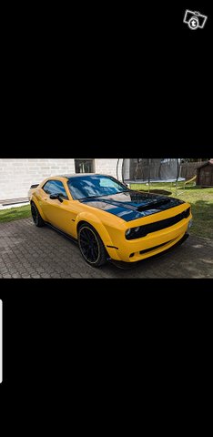 Dodge Challenger 1