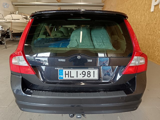 Volvo V70 3