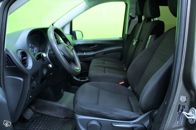 Mercedes-Benz Vito 9