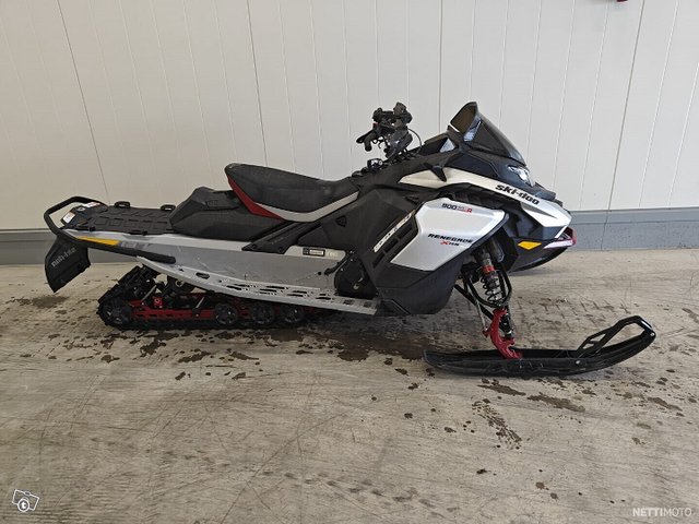 Ski-Doo Renegade 2