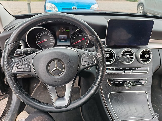 Mercedes-Benz C 350 8