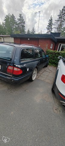 Mercedes-Benz E 200, kuva 1