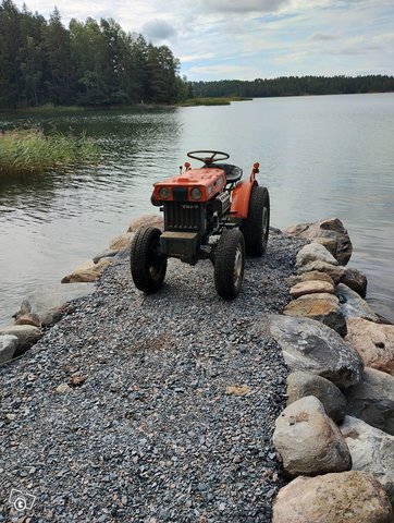 Pikku traktori Kubota B500 4x4, kuva 1